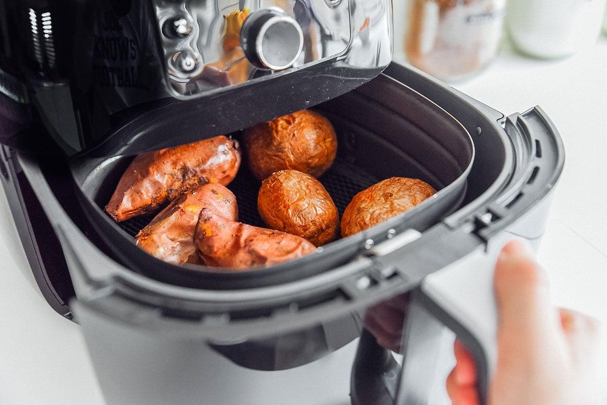 Heißluftfritteusen-Kartoffeln: Der ultimative Leitfaden 2 Heißluftfritteuse Backkartoffeln.