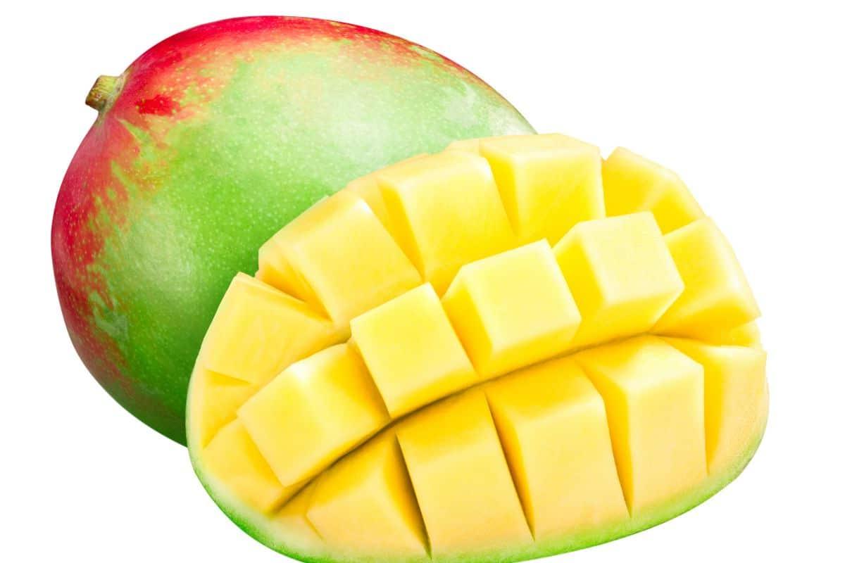 17 Frühlingsfrüchte, die man diese Saison essen sollte 15 Eine aufgeschnittene Lancetilla Mango.