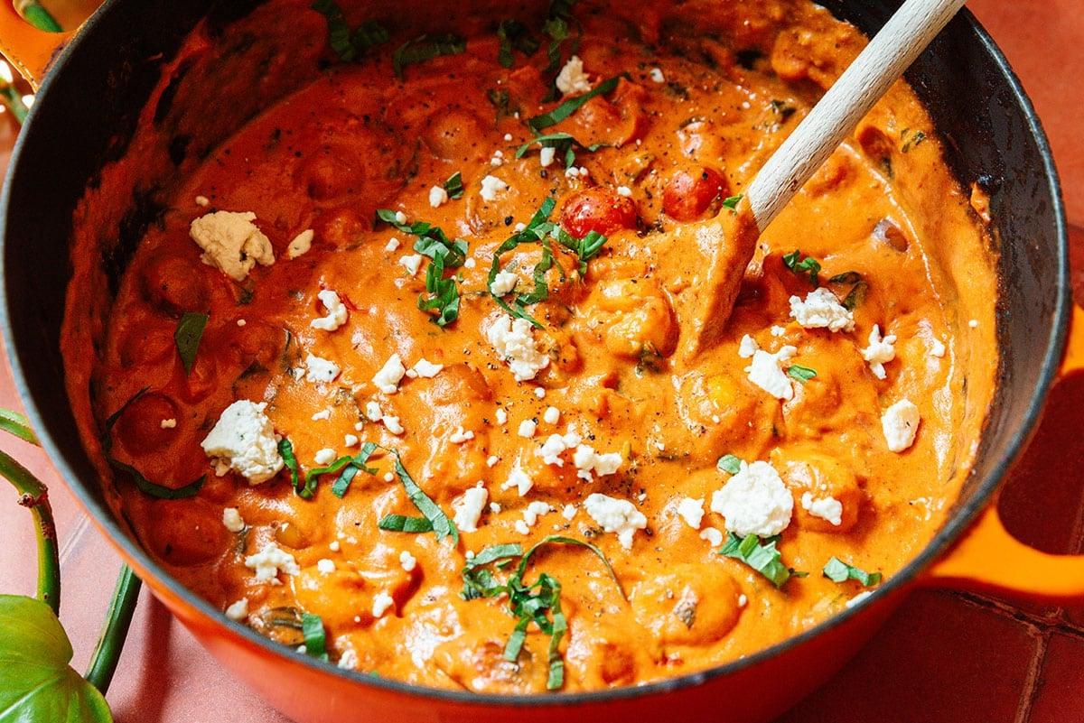 **Gebackene Boursin-Gnocchi** 3 Topf mit Ofen-Gnocchi.