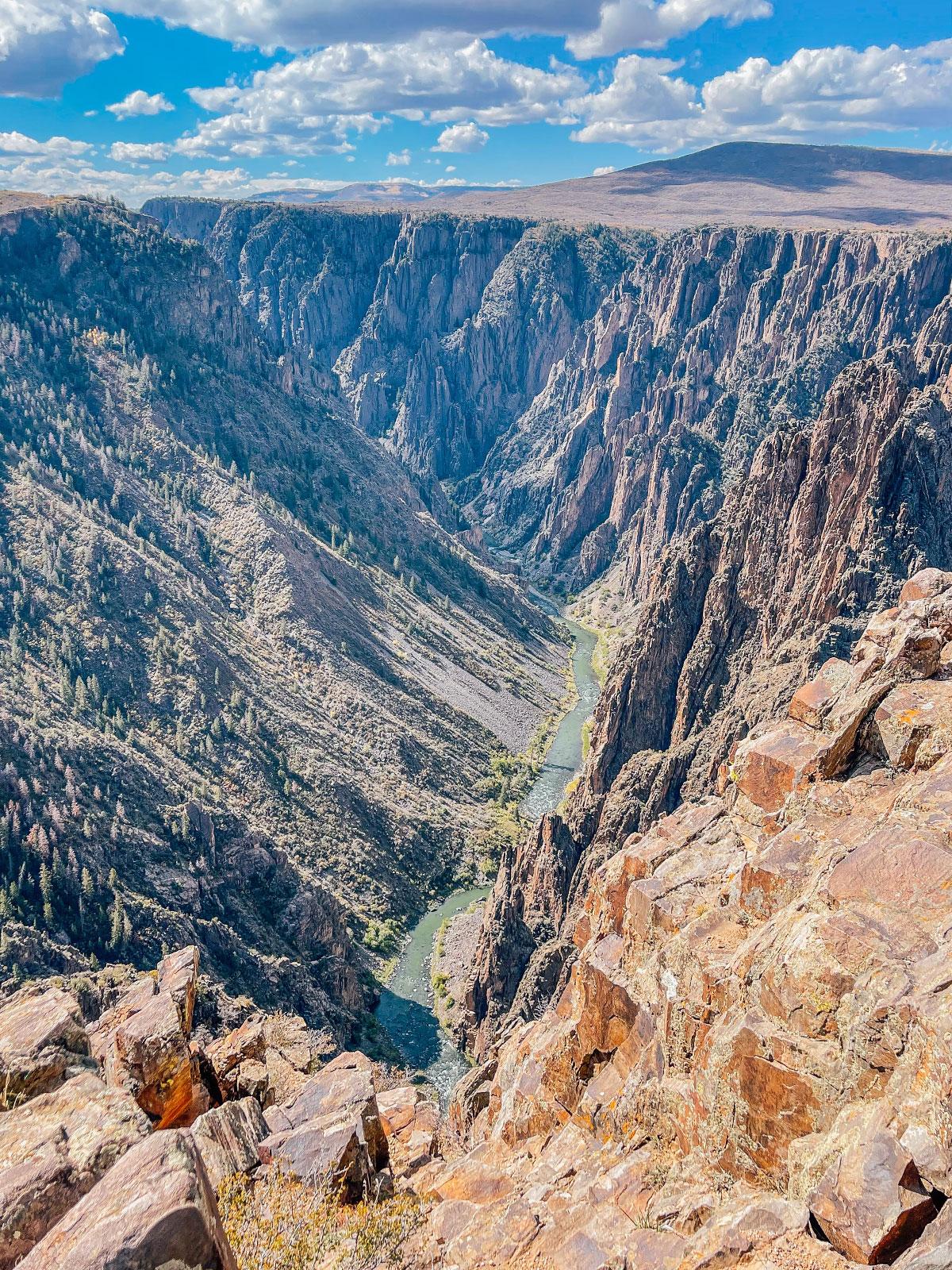 Plauderei: Oktober 2022 21 Weitläufige Landschaft des Black Canyon Nationalparks.