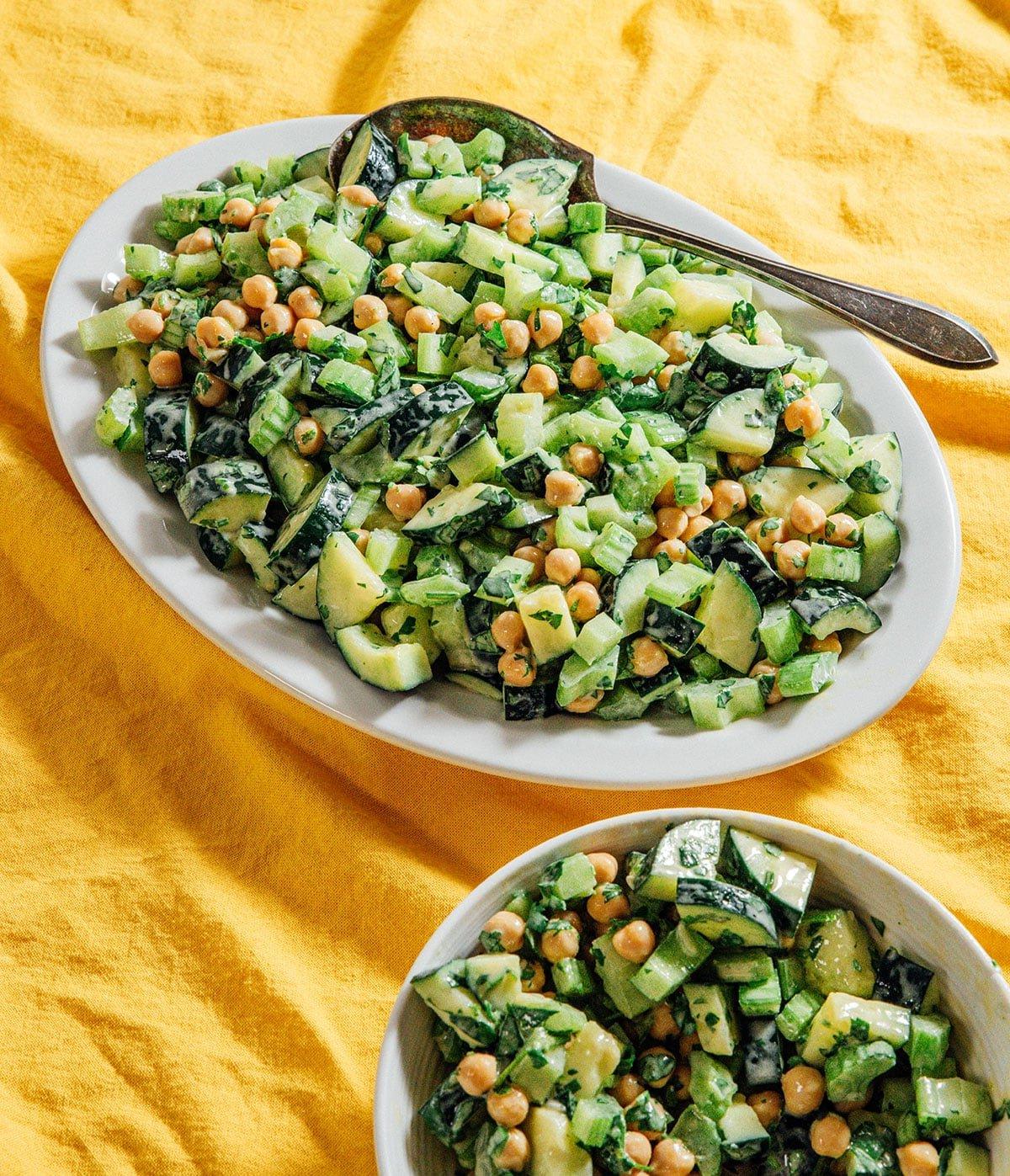 Vegetarische 31-Tage-Herausforderung 26 Rudy's Sunshine Salat, hell und farbenfroh.