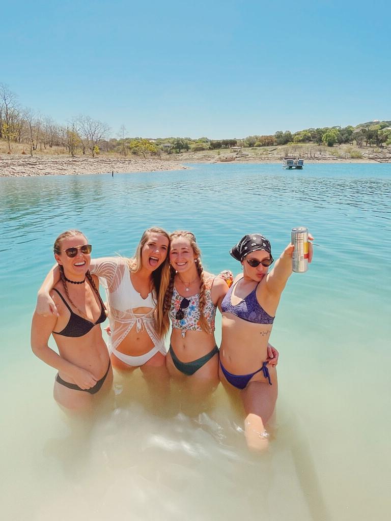 Freundinnen genießen die Zeit in Texas
