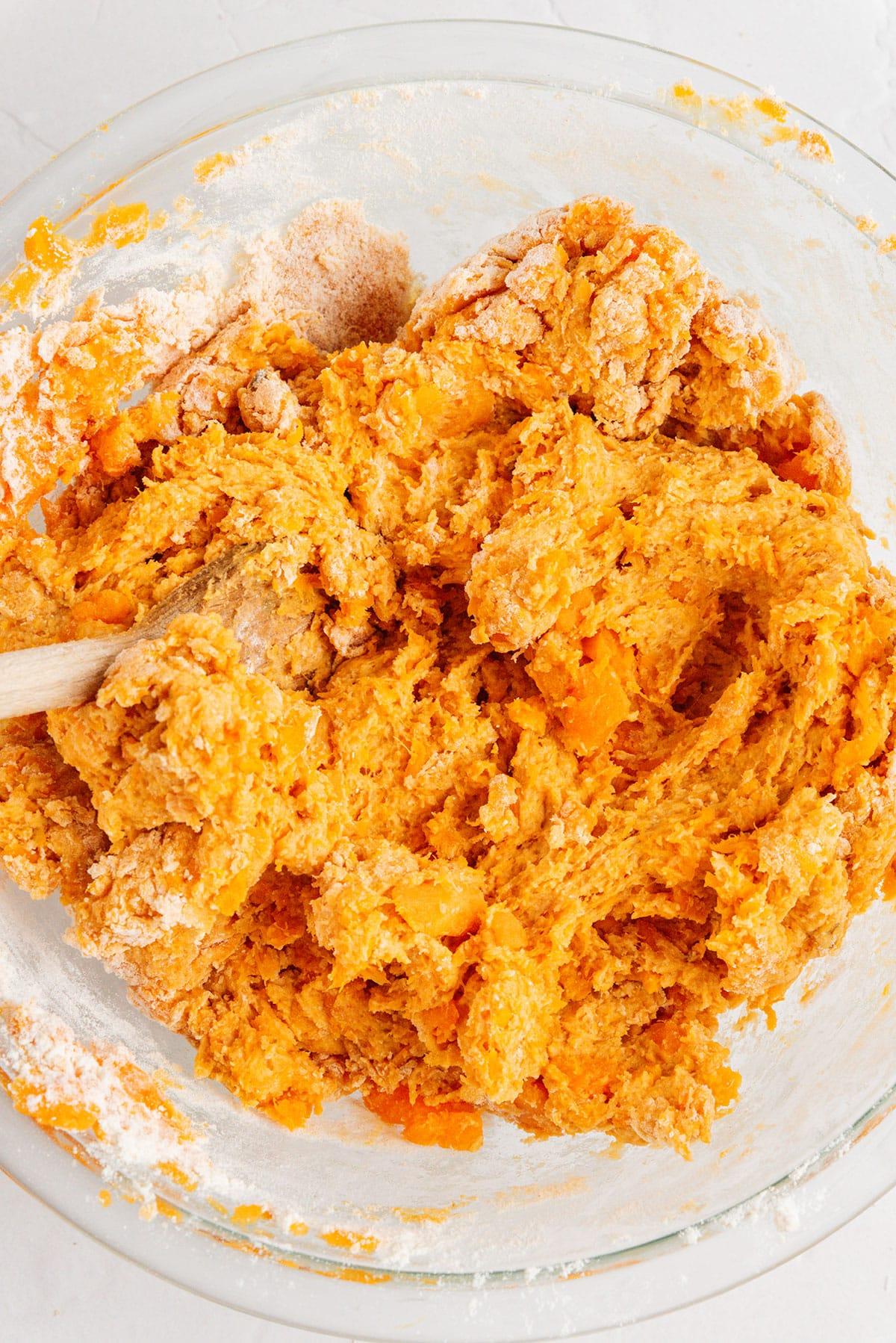 Süßkartoffel-Zimtschnecken 8 Süßkartoffel-Teig zubereiten.