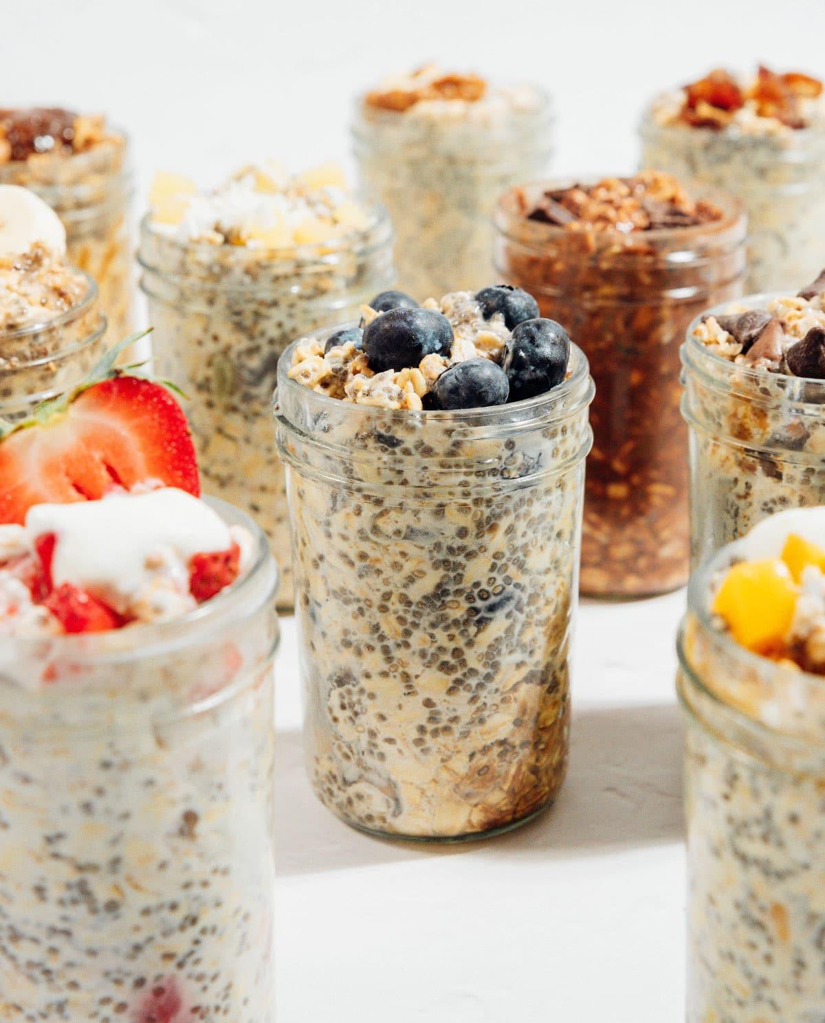 Heidelbeer Overnight Oats (Super einfaches Rezept) 8 Verschiedene Geschmacksrichtungen von Overnight Oats.