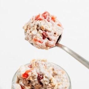 Cremige Erdbeer Overnight Oats (5 Minuten) 9 Löffel voll Erdbeer Overnight Oats