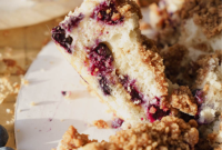 Irresistible Blueberry Buckle Cake