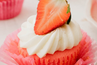 Irresistible Strawberry Marshmallow Cupcakes