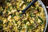 Savory Mushroom Spinach Cream Pasta