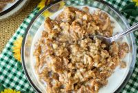 Easy Slow Cooker Maple Cinnamon Oatmeal