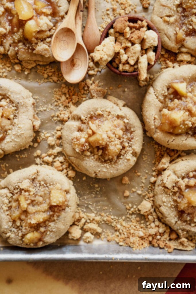 apple crumb cookies ready to be served