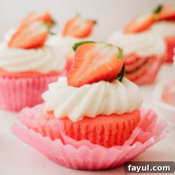 strawberry marshmallow cupcakes