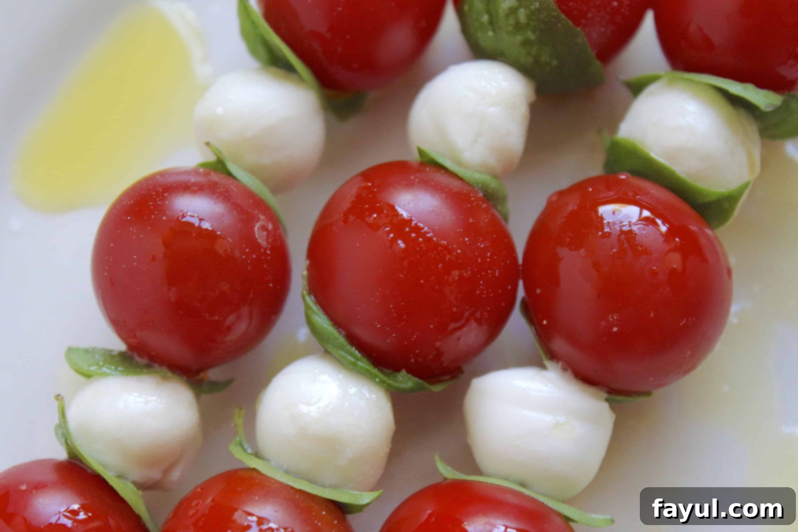 Caprese Skewers (Tomato, Basil and Mozzarella Appetizers)