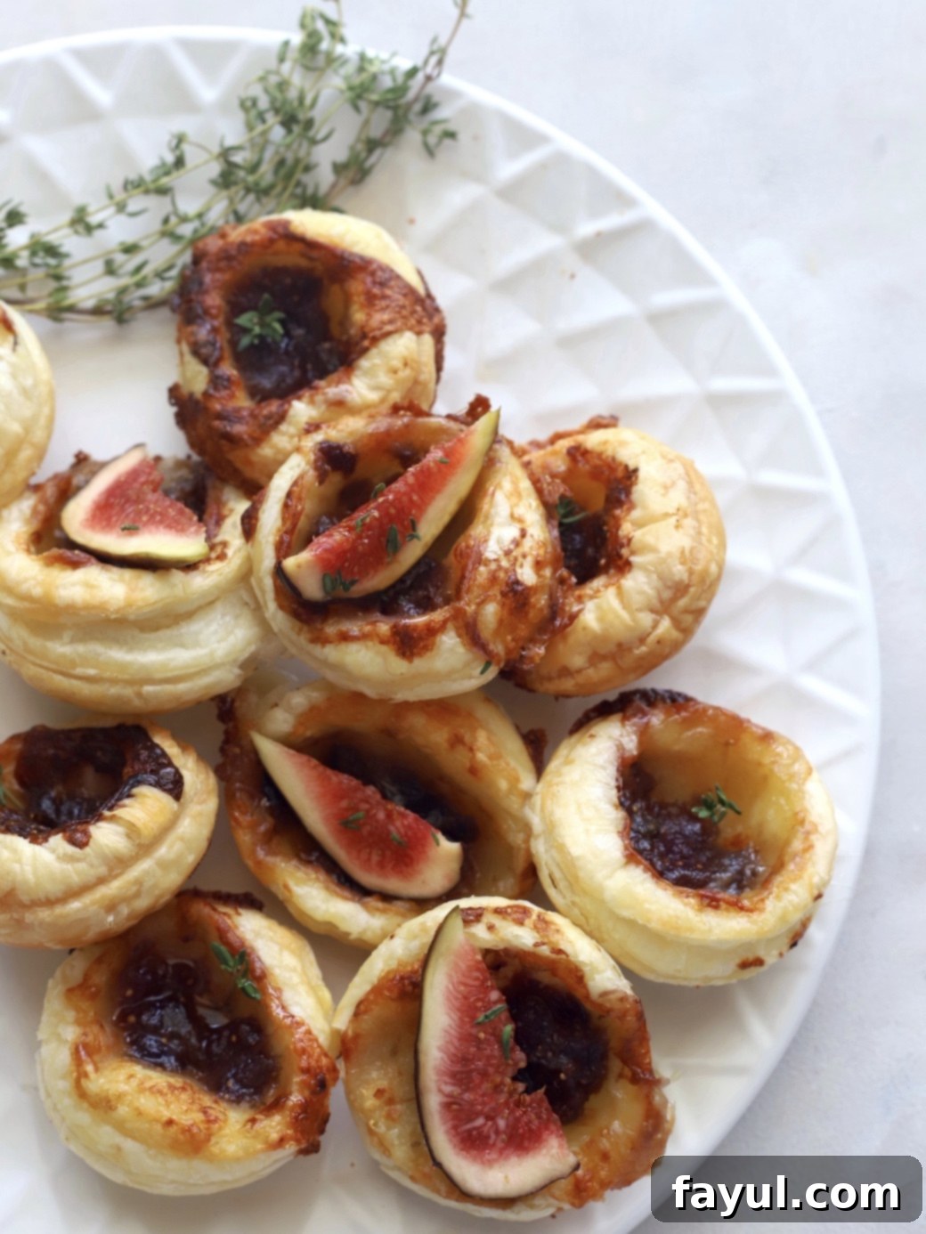 Fig and Brie Puff Pastry Bites 